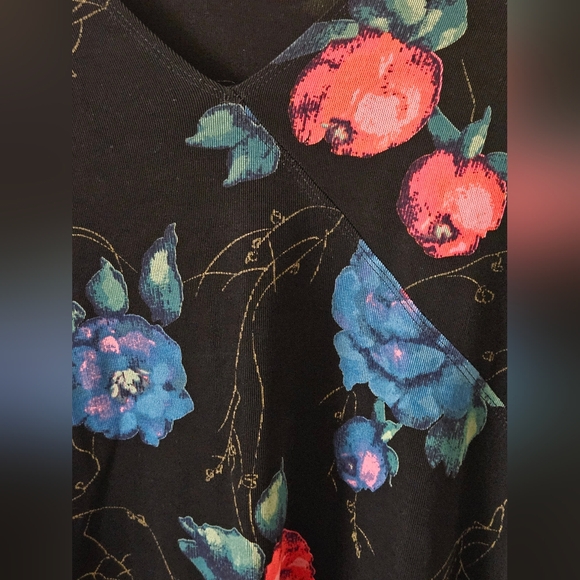 Mirasol Floral Stretch Top • XL • - Picture 2 of 5